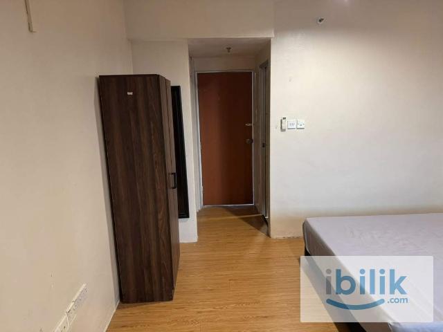 6 Min WALK to CIQ | 6 Min DRIVE to Stulang, 7 Min to JBCCAVAILABLE Master Room bathroom attached for rent