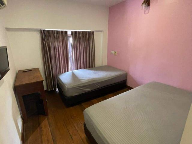 6 MIN WALK TO LALAPORT / TIMES SQUARE LOW DEPOSIT ROOM WITH PRIVATE TOILET