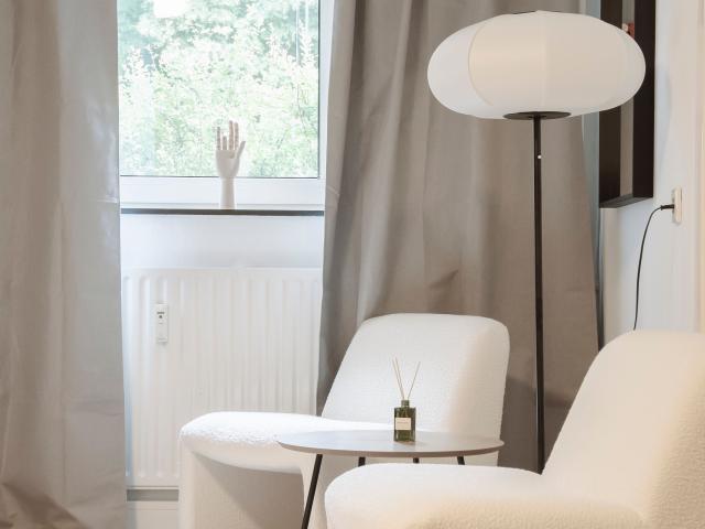6 Minutes from Hamburg Airport – Spacious 2.5 Room Apartment with Charm and Great Location