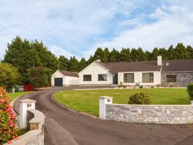 6 Moss Close