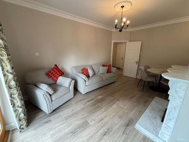 6 Oaklands, Rathgar, Dublin 6