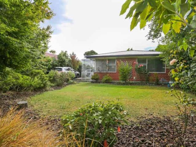 6 Aileen Place, Upper Riccarton, Christchurch City