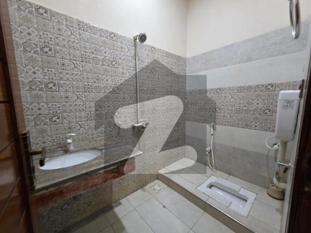 6 Bead Attached Bathroom And TV Lounge Double Kitchen Big Kitchen Garage And Nerar Masjid Park Market Eden Executive