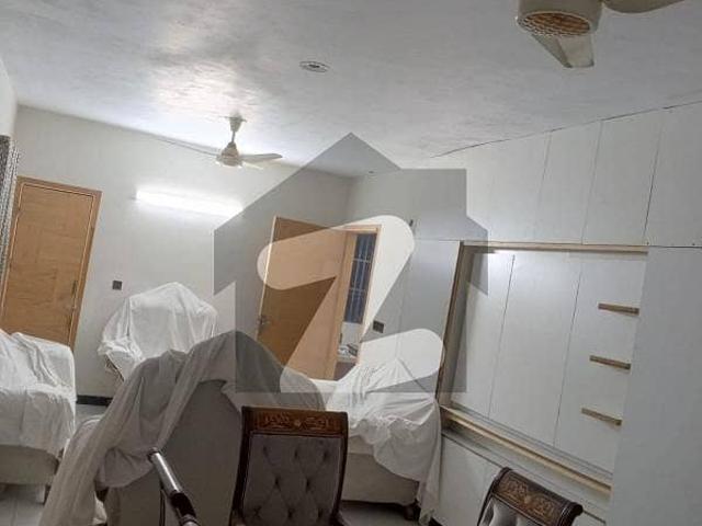 6 Bed DD 3rd Floor Portion With Roof In Vip Location Of Karachi Administration Off Shaheed E Millat Road