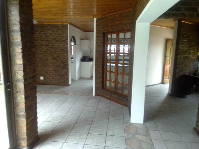 6 Bed House in Berea
