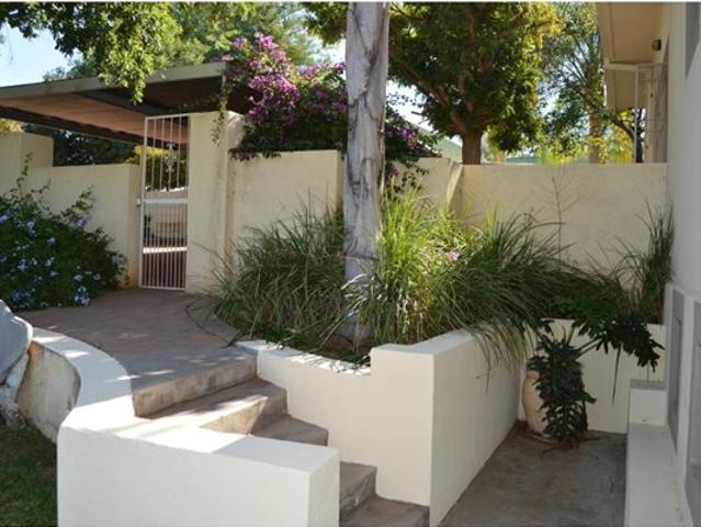 6 Bed House in Die Rand