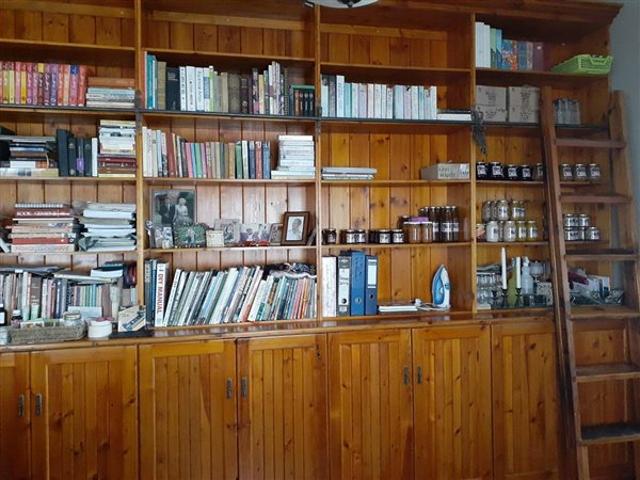 6 Bed House in Parys