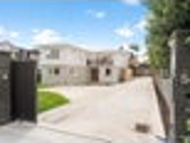 6 Bed Legal Home & Income with Flexible Living
