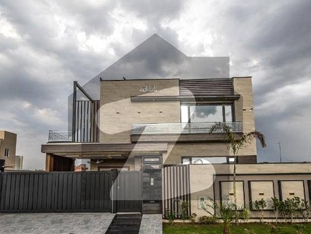 6 Bed Modern House For Sale at Hot Location Near Park Commercial Mosque Close to Dolmen Mall