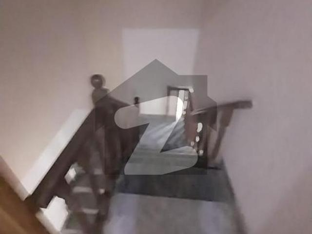 6 bed one kanal house for rent for family for office double gate johar town