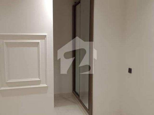 6 Bed Room Triple Storey House Furnished For Rent