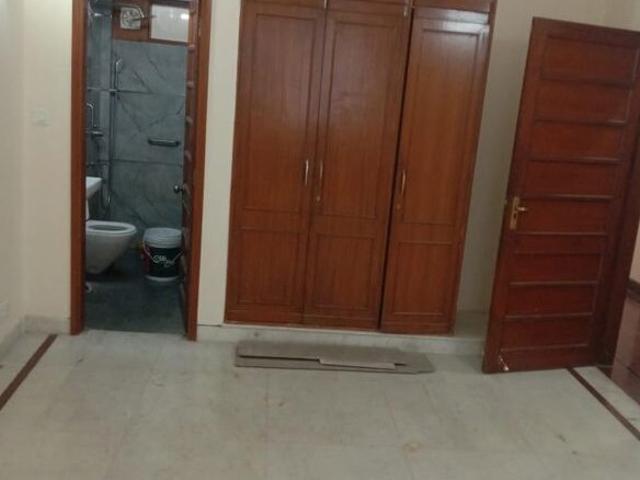 6+ Bedroom 204 Sq.Mt. Builder Floor in Sector 11 Noida Listing ID: #10328