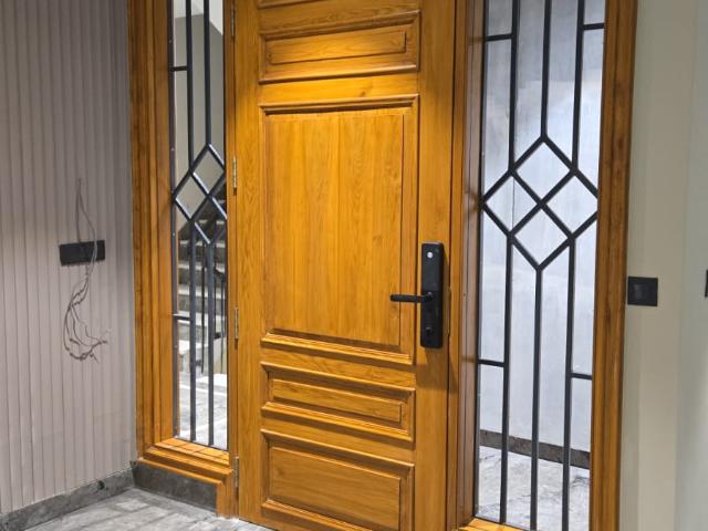 6+ Bedroom 200 Sq.Mt. Independent House in Sector 19 Noida Listing ID #8905