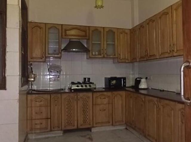 6 Bedroom 203 Sq.Yd. Villa in Safdarjung Enclave Delhi Listing ID: #10170
