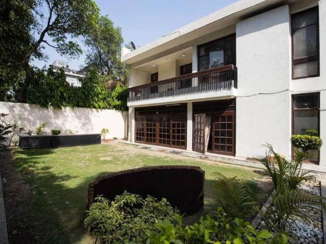 6 Bedroom 265 Sq.Yd. Villa in Panchsheel Enclave Delhi Listing ID: #10387
