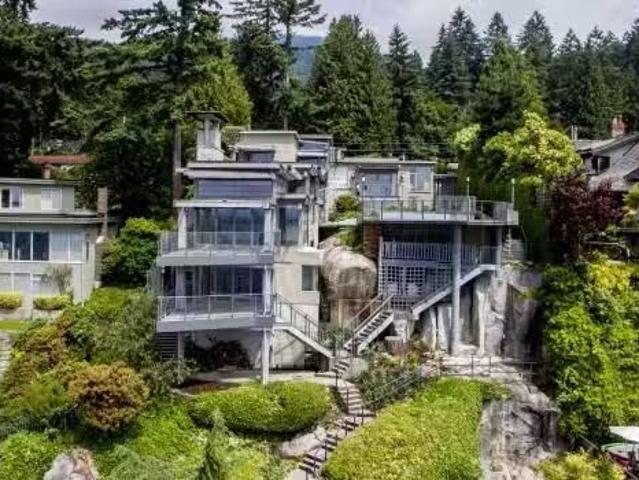 6 Bedroom 4012 Marine Drive