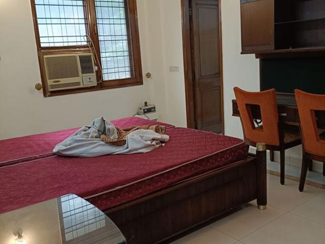 6+ Bedroom 500 Sq.Yd. Independent House in New Friends Colony Delhi Listing ID: #9929