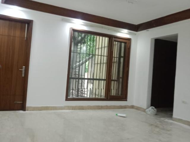 6+ Bedroom 806 Sq.Yd. Independent House in Maharani Bagh Delhi Listing ID: #10058