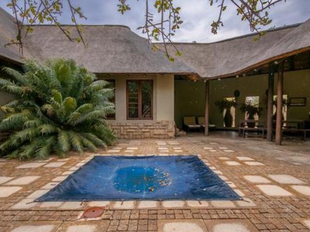 6 Bedroom Cluster in Zebula Golf Estate
