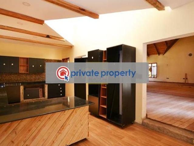 6 Bedroom Ambassadorial House With Pool On Half Acre In Ridgeways