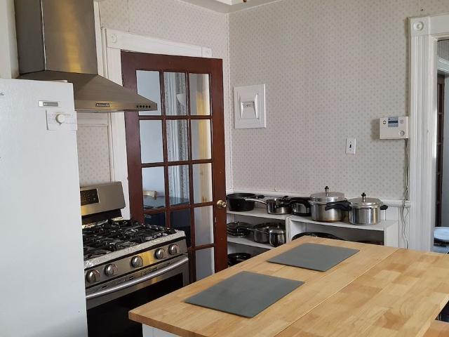 6 Bedroom Apartment for Rent at 10453 87 Ave Nw, Edmonton, AB T6E 2P4 Strathcona