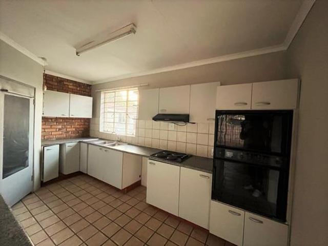 6 Bedroom Apartment in Pretoria North