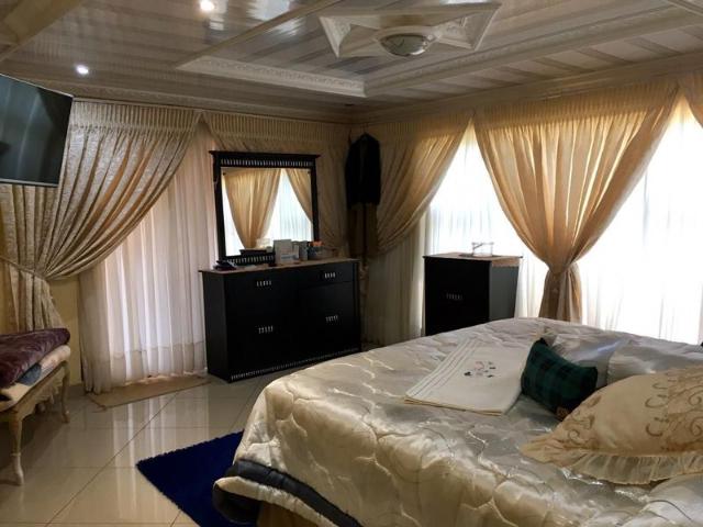 6 Bedroom Double Storey House In Gondeni