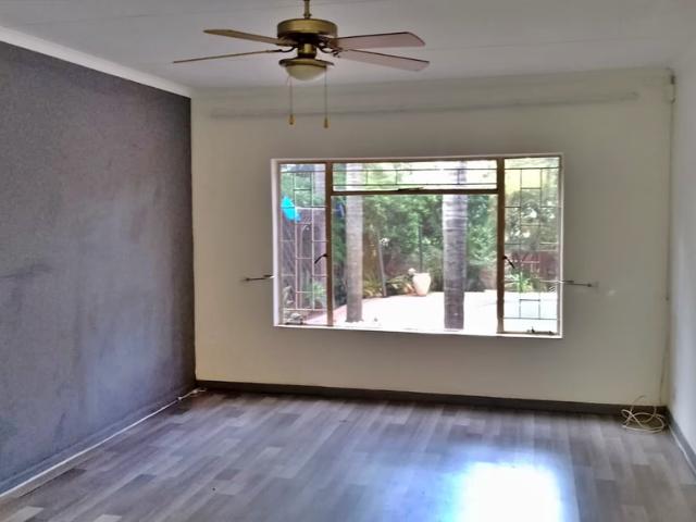 6 Bedroom Freestanding To Let in Wierda Park