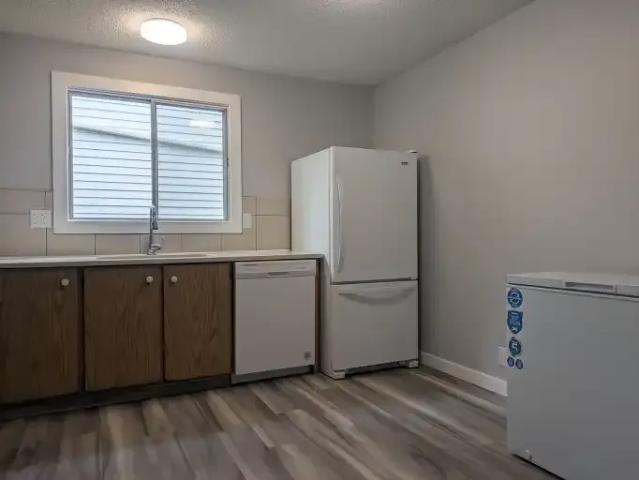 6 Bedroom House Calgary AB 103243642