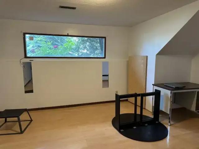 6 Bedroom House Calgary AB 104179557