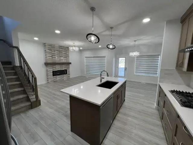 6 Bedroom House Calgary AB 104256914