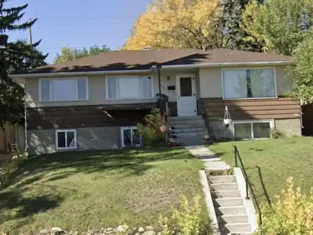 6 Bedroom House Calgary AB 105526177