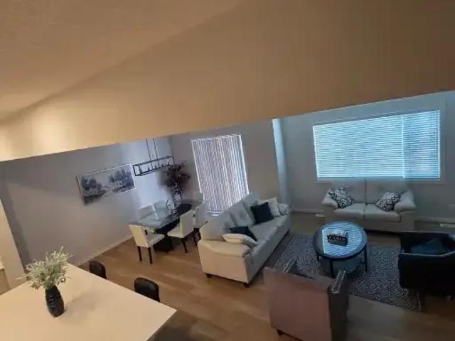 6 Bedroom House Calgary AB 105326992