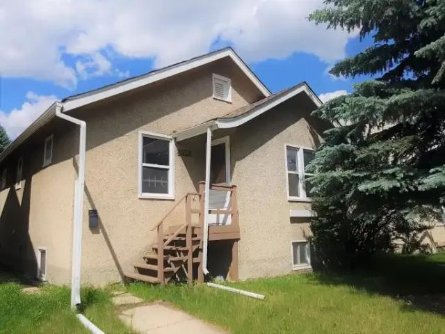 6 Bedroom House Edmonton AB 104434140