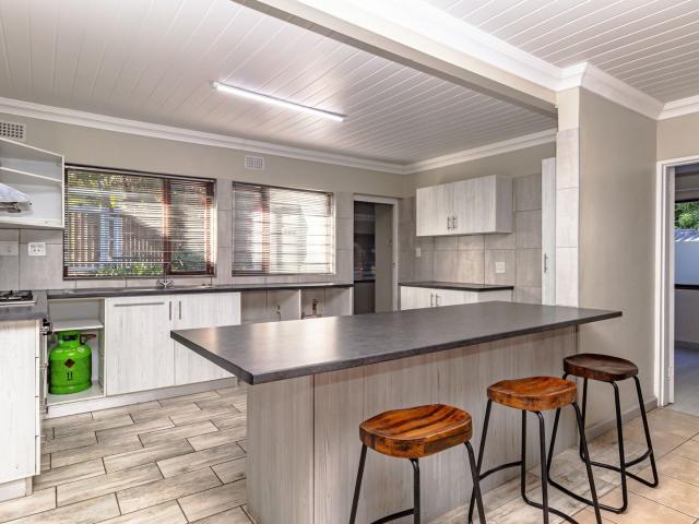 6 Bedroom House For Sale in Costa Sarda