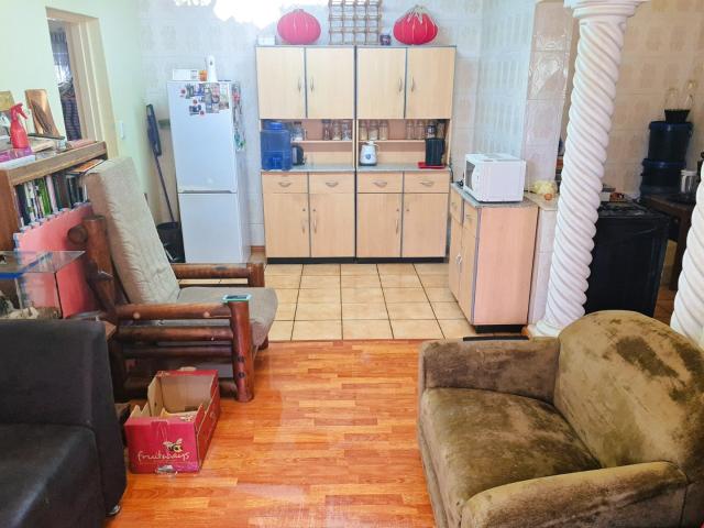 6 Bedroom House For Sale in Bendor