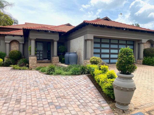 6 Bedroom house for sale in Birdwood Estate, Hartbeespoort