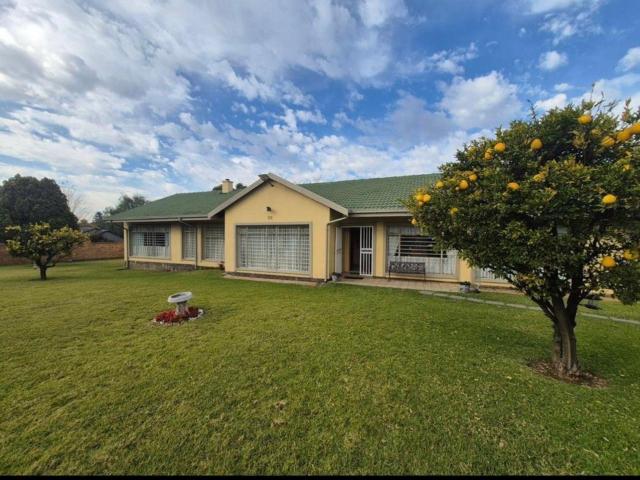 6 Bedroom House For Sale in Brackenhurst