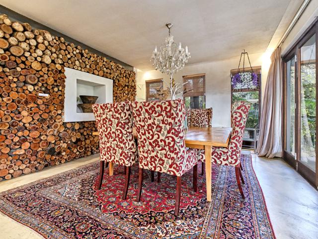6 Bedroom House For Sale in Glenferness