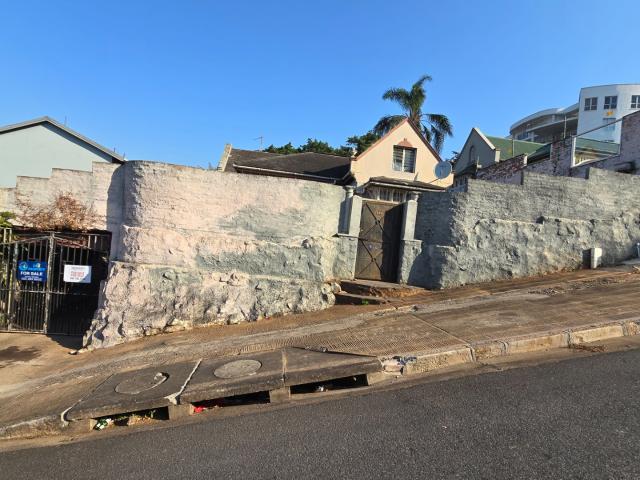 6 Bedroom House For Sale in Glenwood