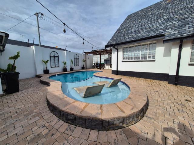 6 Bedroom House For Sale in Greenhills