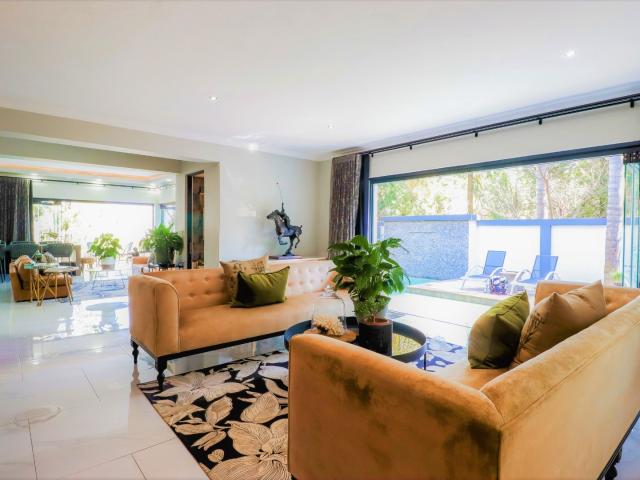 6 Bedroom House For Sale in Doornkloof