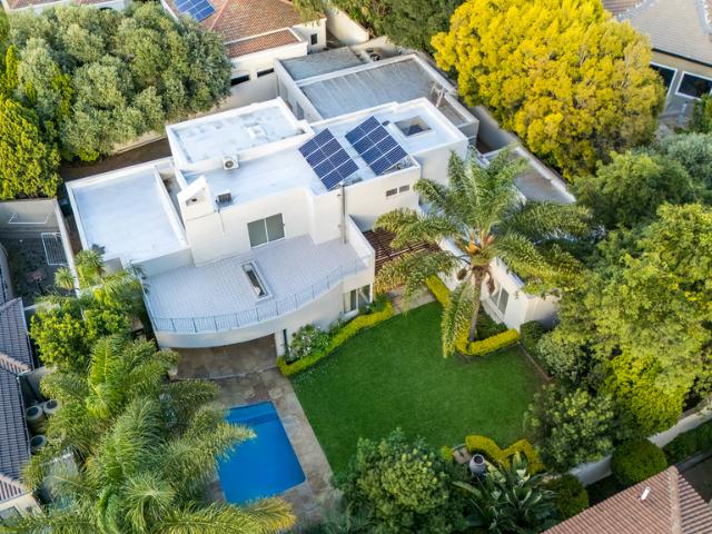 6 Bedroom House For Sale in Dainfern Golf Estate