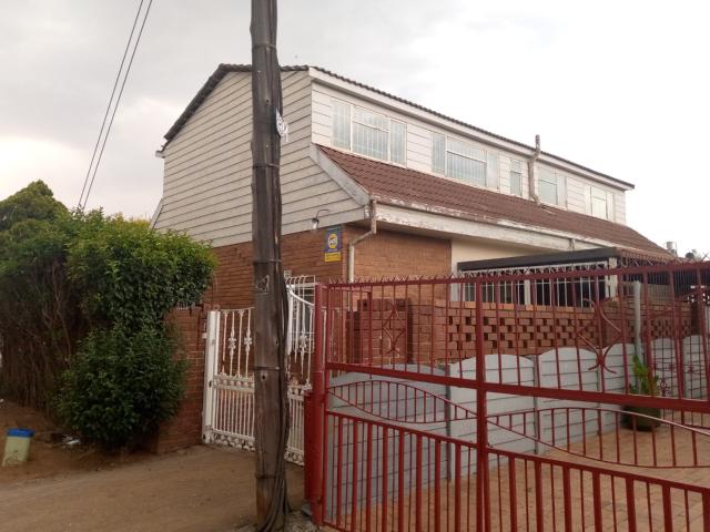 6 Bedroom House For Sale in Eldorado Park