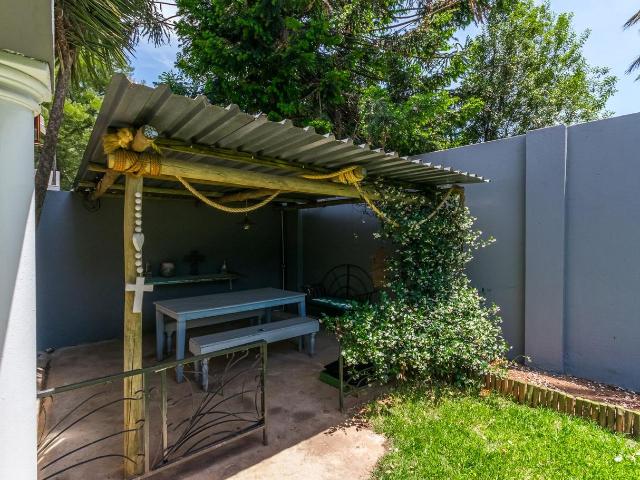 6 Bedroom house for sale in Florida Park, Roodepoort