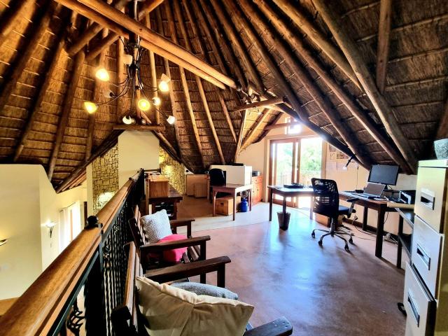 6 Bedroom House For Sale in Koro Creek Golf Estate