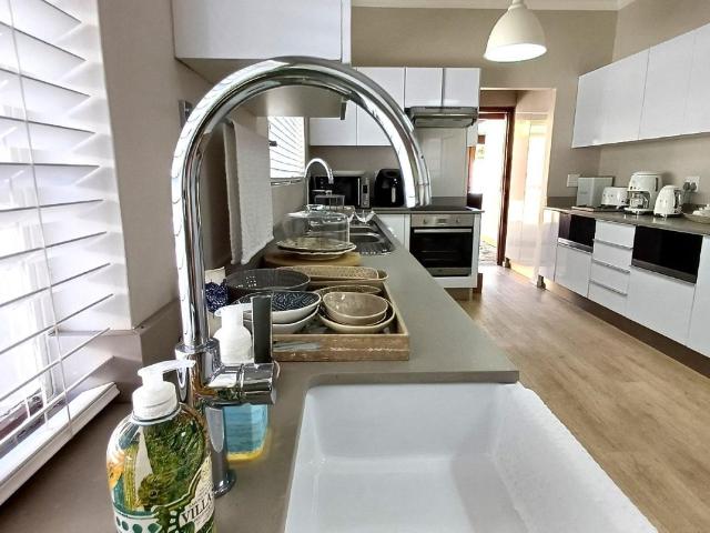 6 Bedroom house for sale in Hartenbos Central