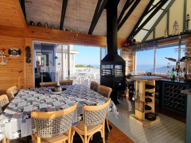 6 Bedroom house for sale in Herolds Bay, George