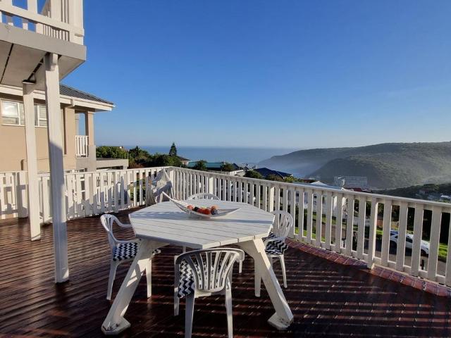 6 Bedroom house for sale in Herolds Bay, George
