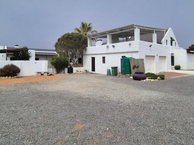 6 Bedroom house for sale in Jacobsbaai